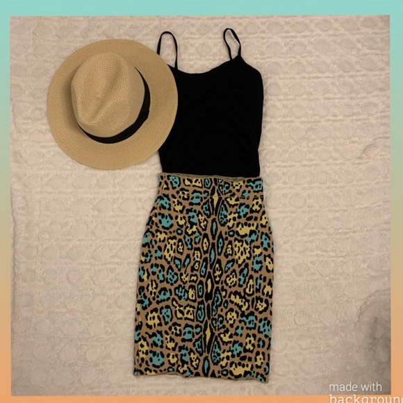 BCBGMaxAzria Dresses & Skirts - BCBG Animal Print Pencil Skirt